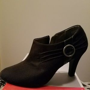 Heeled boots